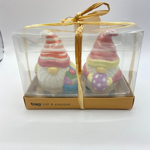 TAG Easter Salt & Pepper Shakers Set GNOMES Holding Easter Egg - Picture 1 of 6